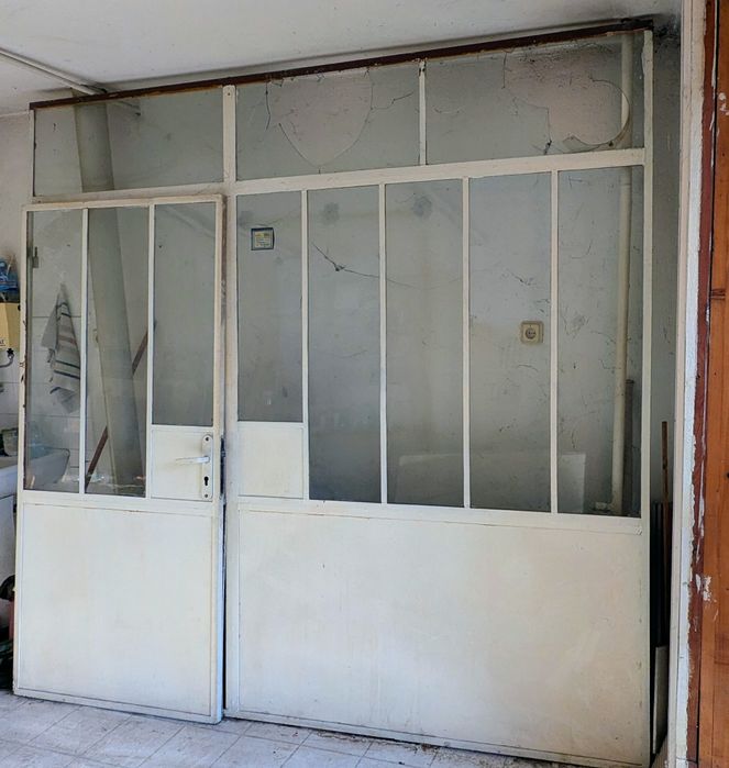 Врата и прозорец от метал 238х230см