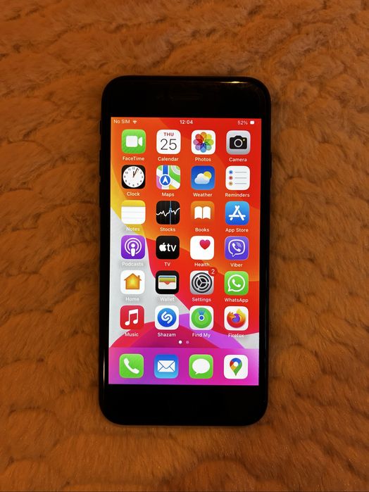 iPhone SE 2 64GB перфектен!