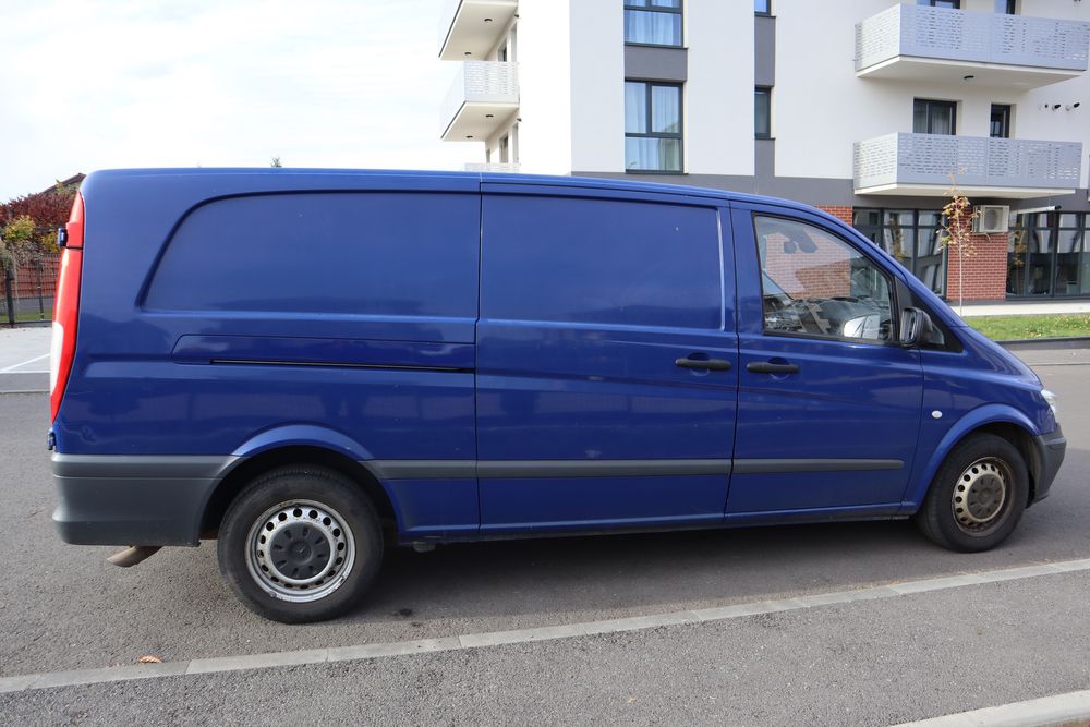 Manipulare marfa, debarasare mobila si transport bunuri