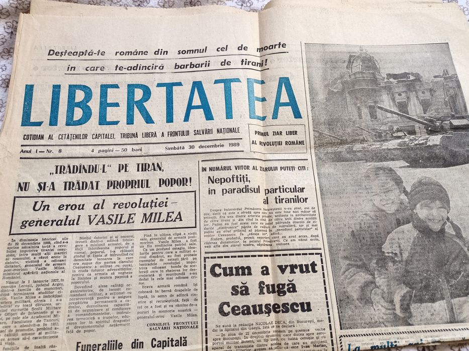 Ziare : Romania libera 28 decembrie 1989  ,  Libertatea 30 dec 1989