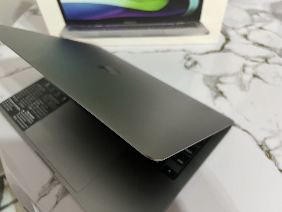 Продаю ноутбук Apple MacBook Pro 13” (2022)