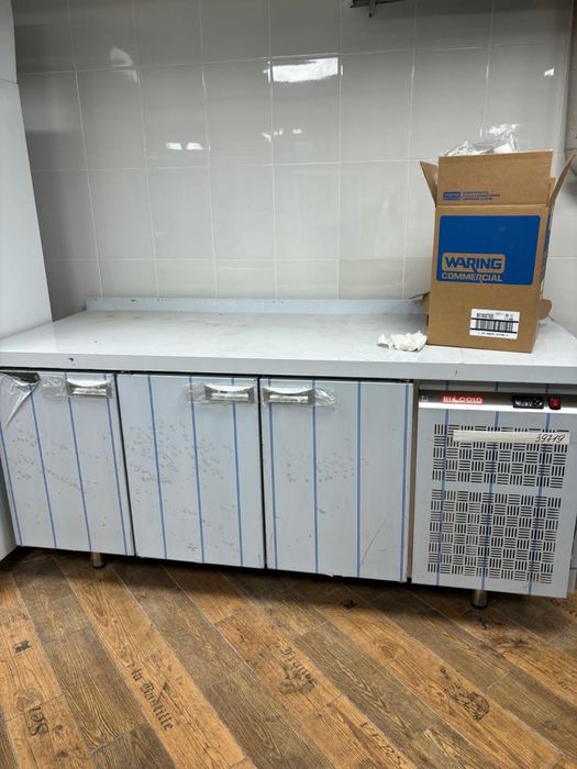 Холодильный стол