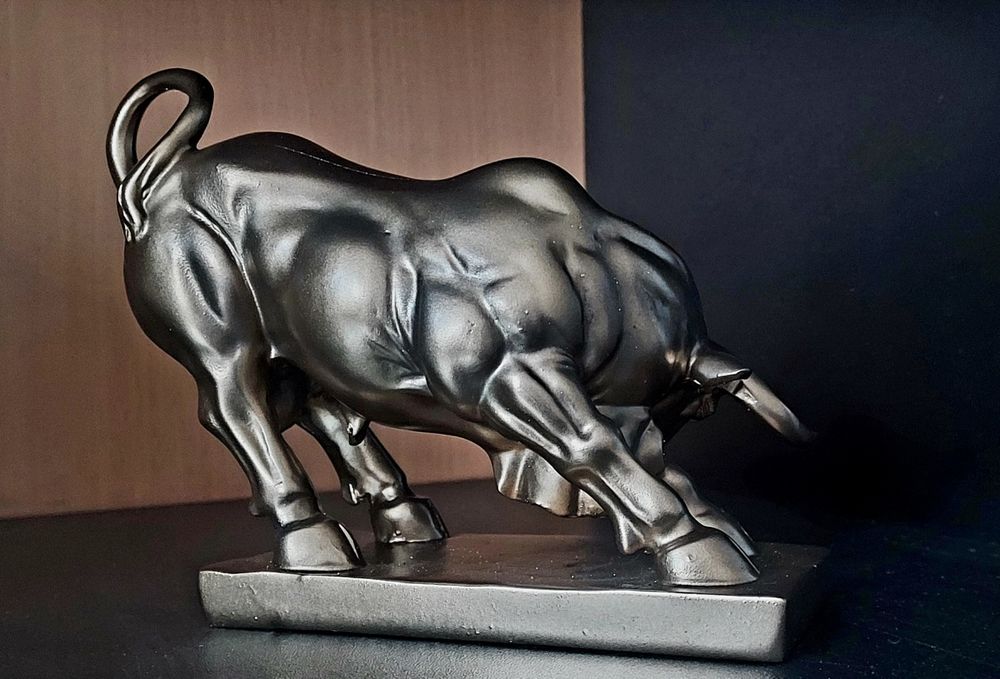 Фигура Бик Уолстрийт Постамент Статуетка