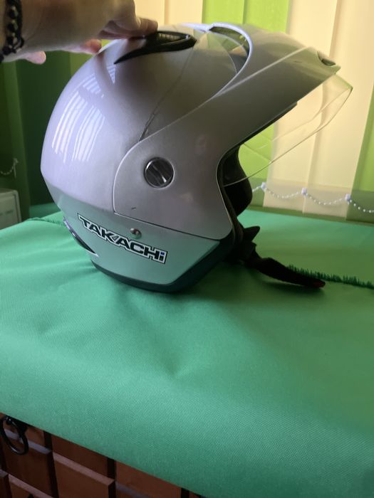 Продавам каска TAKACH ,пневм. ъглошлайф, моторна пръскачка джанти,