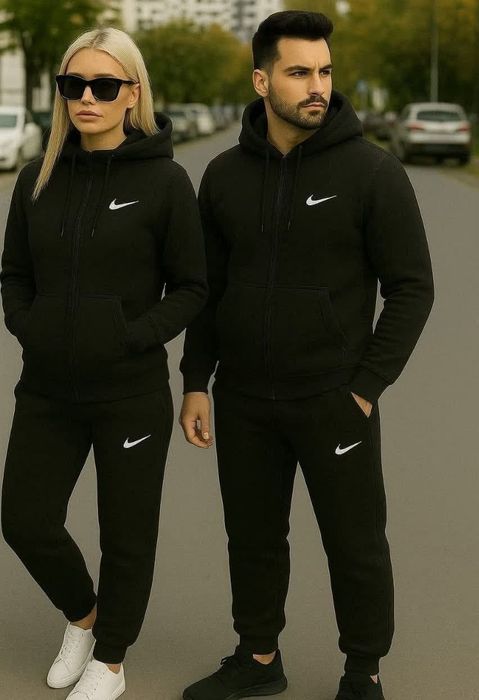 Trening fete si baieti Nike.