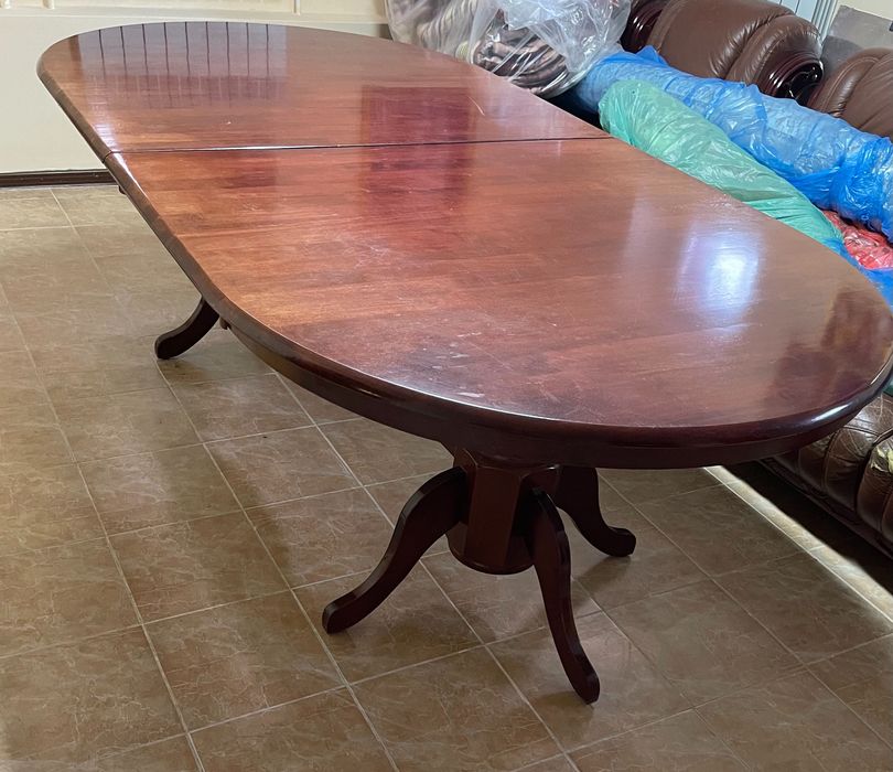 Обеденный Стол для гостей