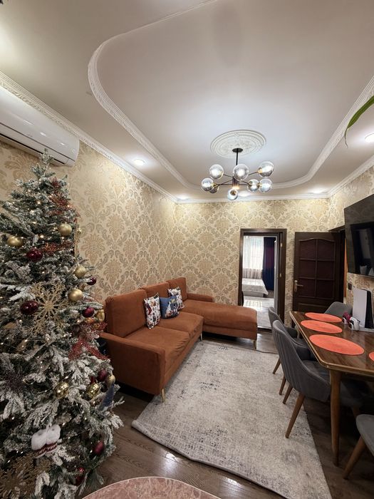 Чиланзар 7 квартал !!!3х комнтная квартира переделанна в 4х комнатнаю.