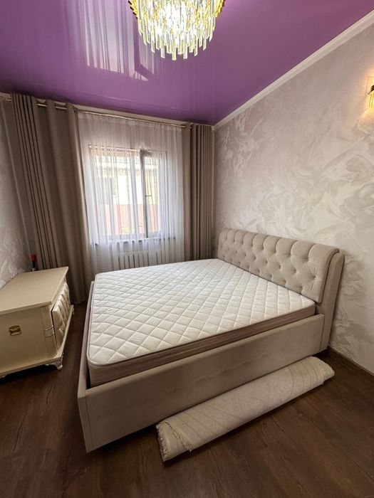 двухспальная кровать