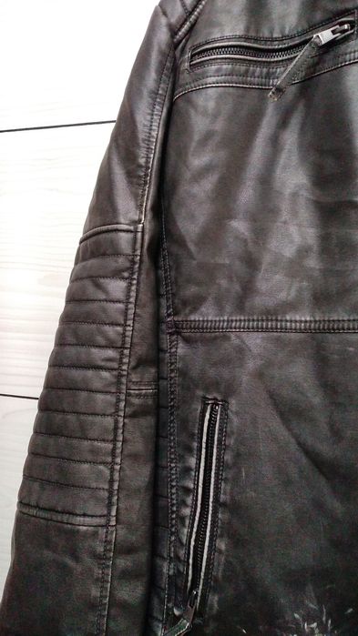 Articol nou,cu etichetă!Geacă bărbați, Xl,75 lei