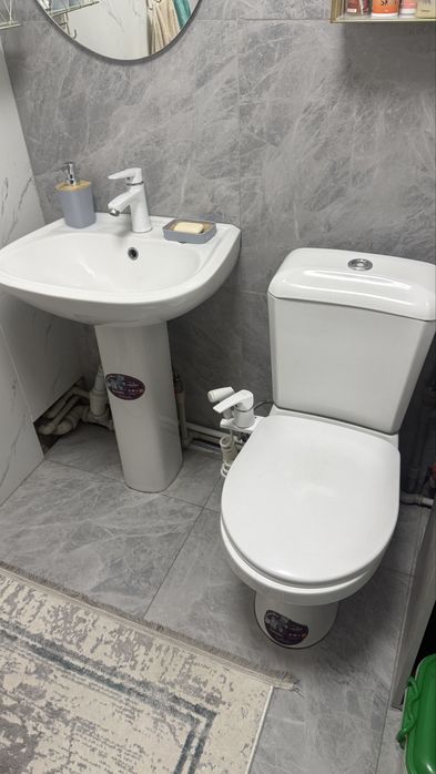 Продам раковину и унитаз