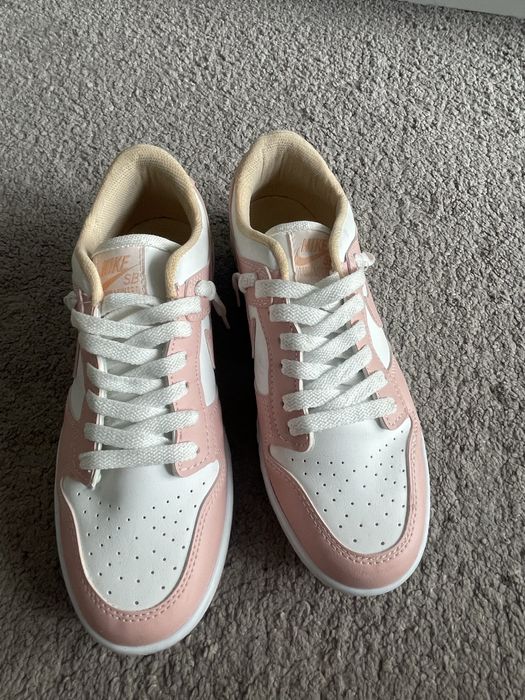 Nike dunk fete roz marimea 41