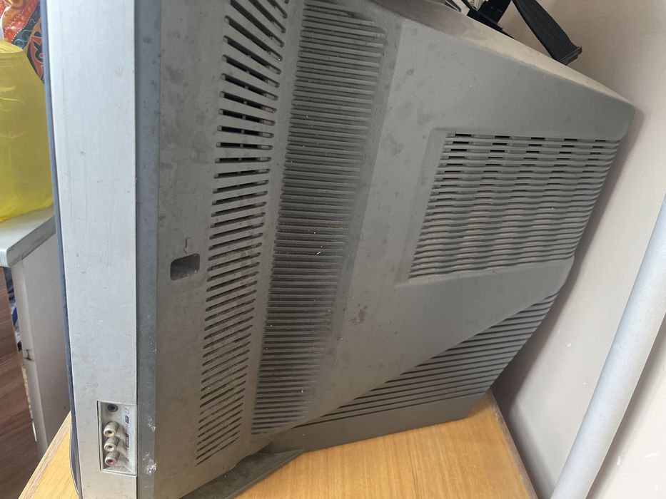 Продам телевизор lg