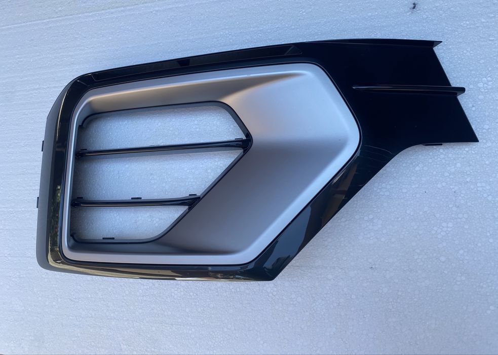 Grila inferioara proiector bara fața Stanga-Dreapta Audi Q2 2017-2022