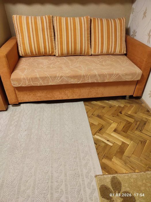 Разтегателен диван