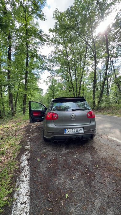vand golf 5 gti 300 cai