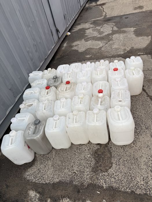 Канистры 20л продам