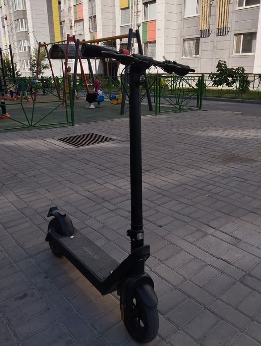 Продаю электро самокат