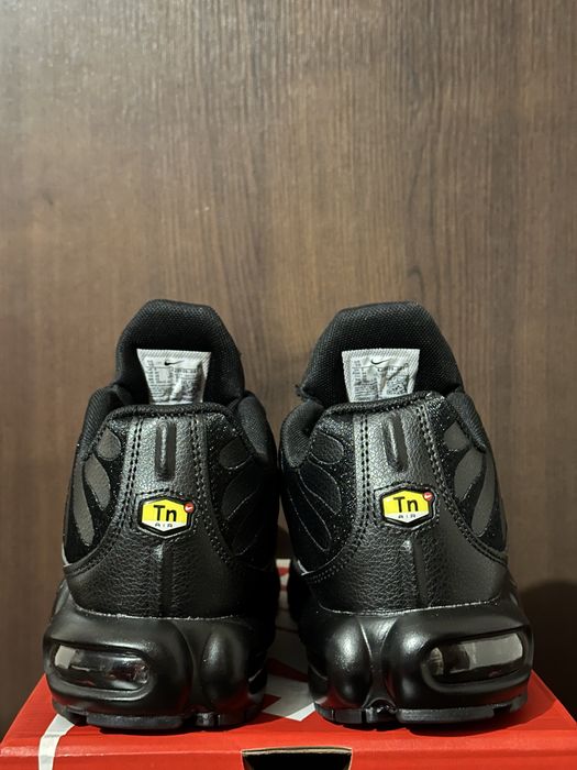 Nike Air Max Plus Triple Black "Leather" - 42,43,44,45