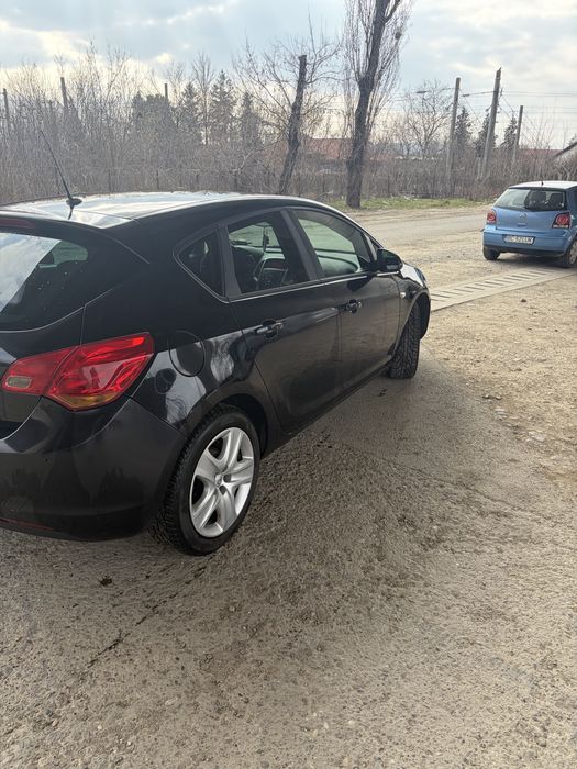 Opel Astra 1.4 benzina 2012