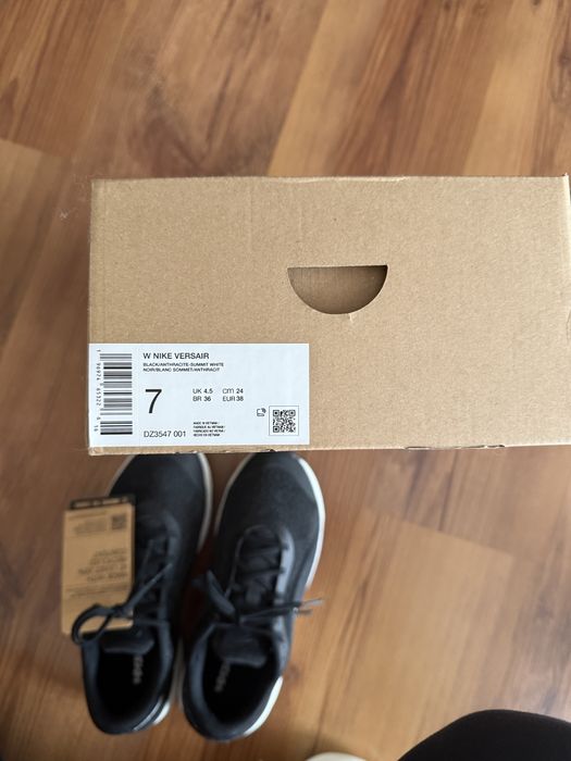 Маратонки Nike Versair