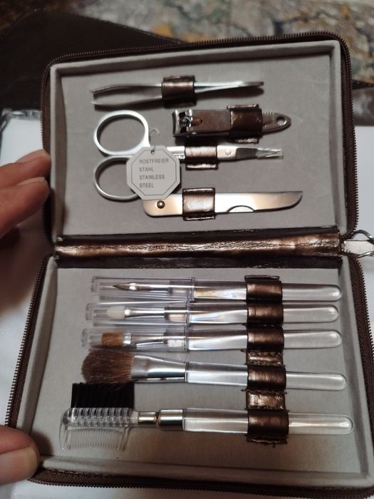 Дамско несесерче