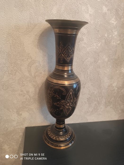 Продаю индийскую вазу