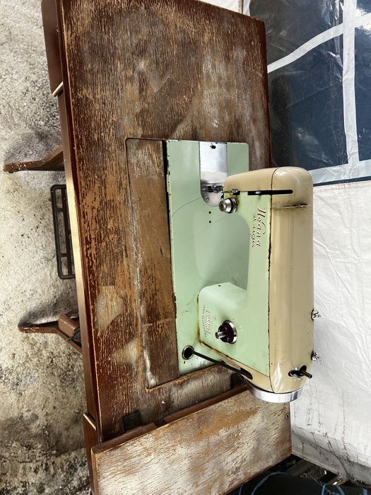 Mașină de cusut Ileana