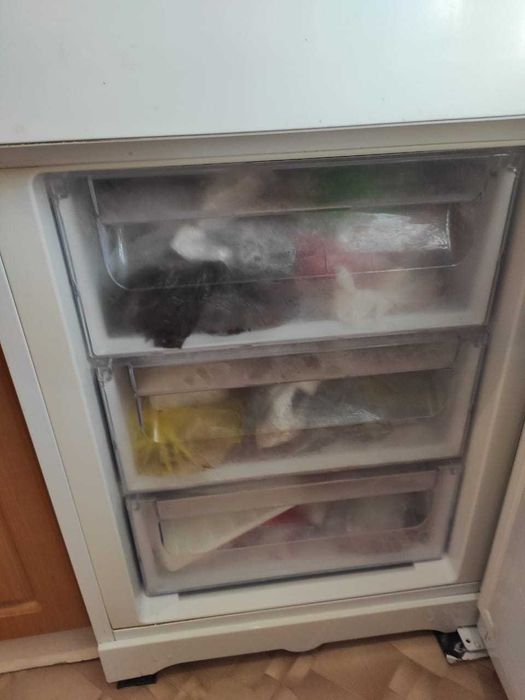 Продаю холодильник