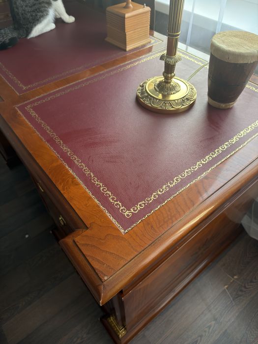 Продам шикарный гарнитур для кабинета