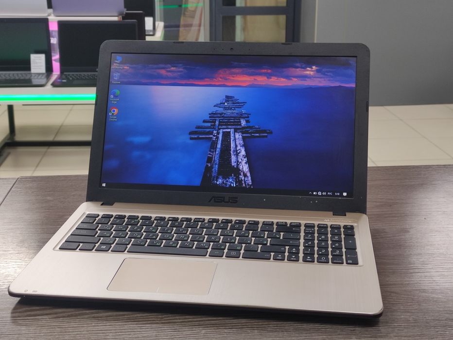 Офисный ноутбук для работы Asus