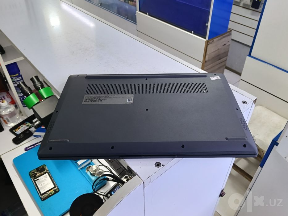 lenova noutbuk sotiladi 8ga 256gb xolati yaxshi