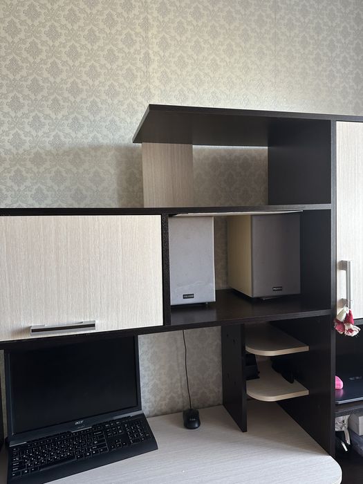 Продам компьютерный стол