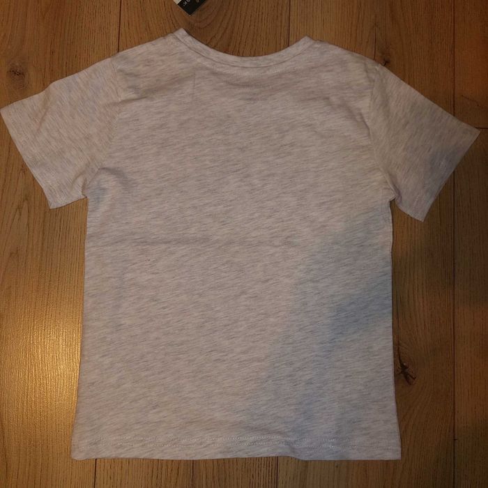 Tricou nou cu etichetă