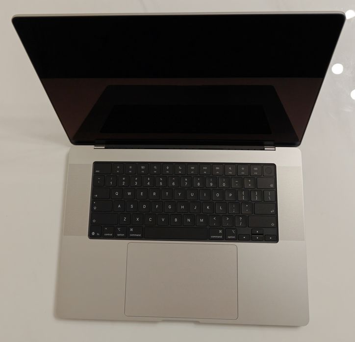 MacBook Pro 16 M5PRO 24/1TB 6 циклов
