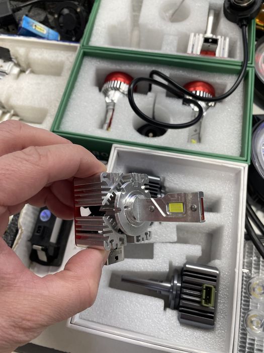 Becuri led Canbus H1 H7 H4 H11 H8-100lei D1S-200 D3S D2S -230 lei