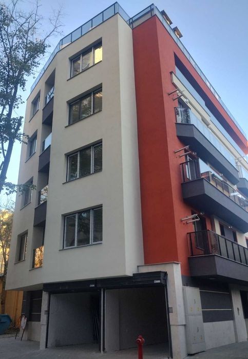 Два самостоятелни гаража под наем