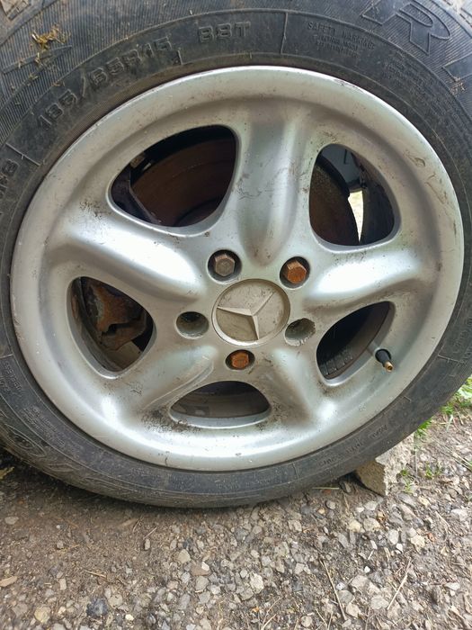 На части Мерцедес 124 200Е
