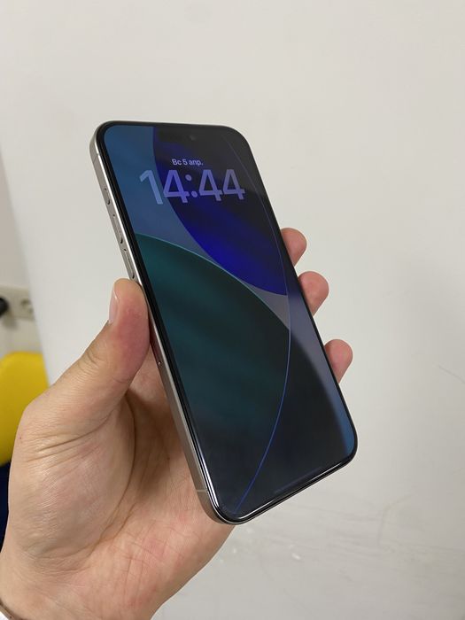 Продам iphone 15 pro max 256gb