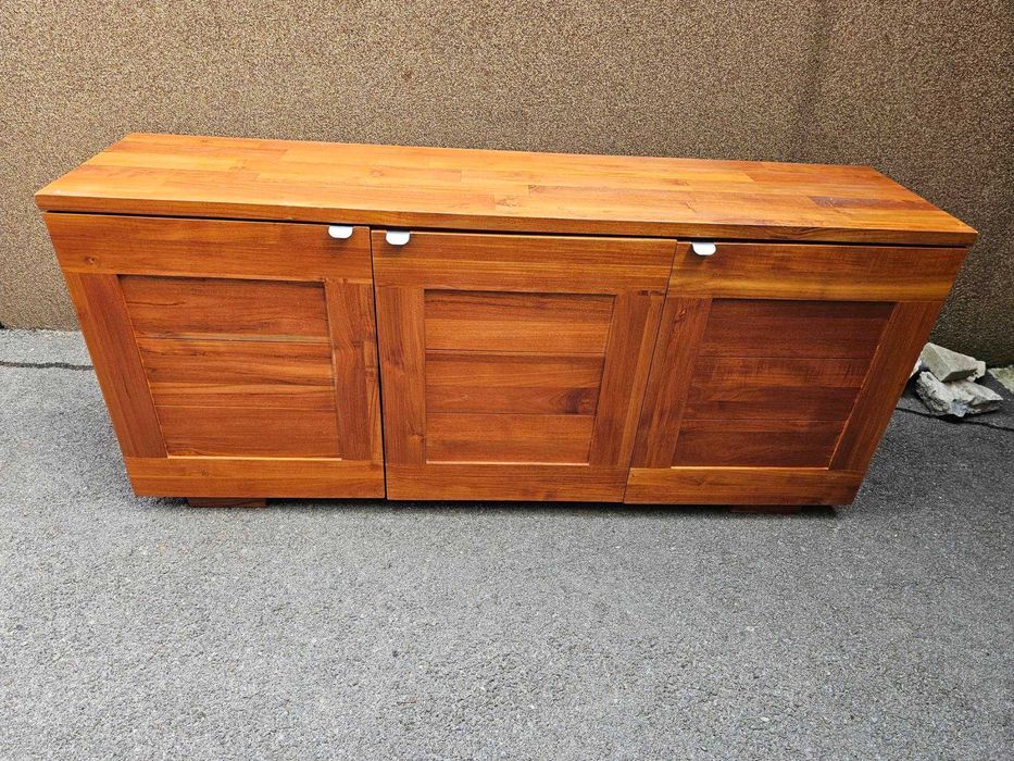 Контрабюфет в стил Рустик изработен изцяло от масив