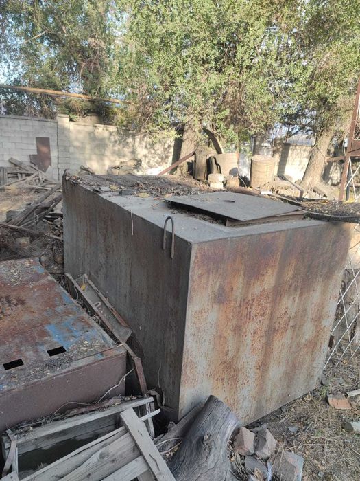 Емкость металическая бу