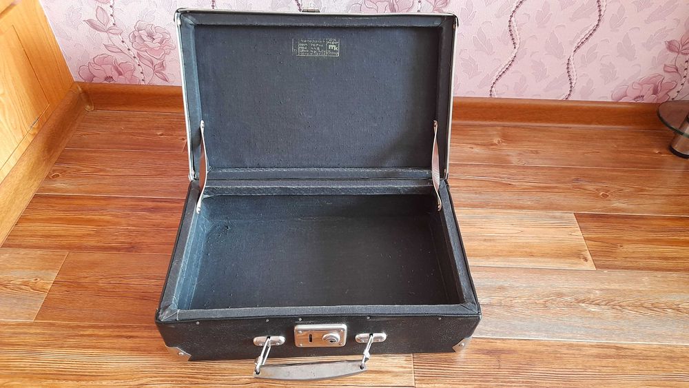 Чемодан СССР 60-х годов