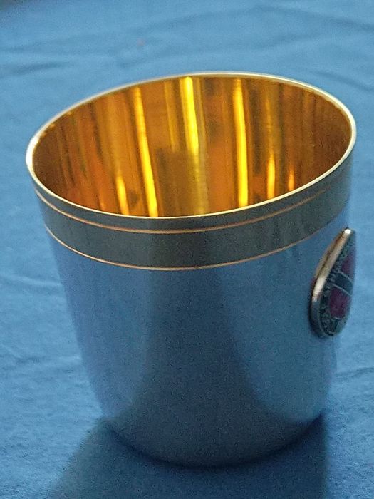 Продавам сребърна чаша с позлата Emil Herrmann Waldstetten