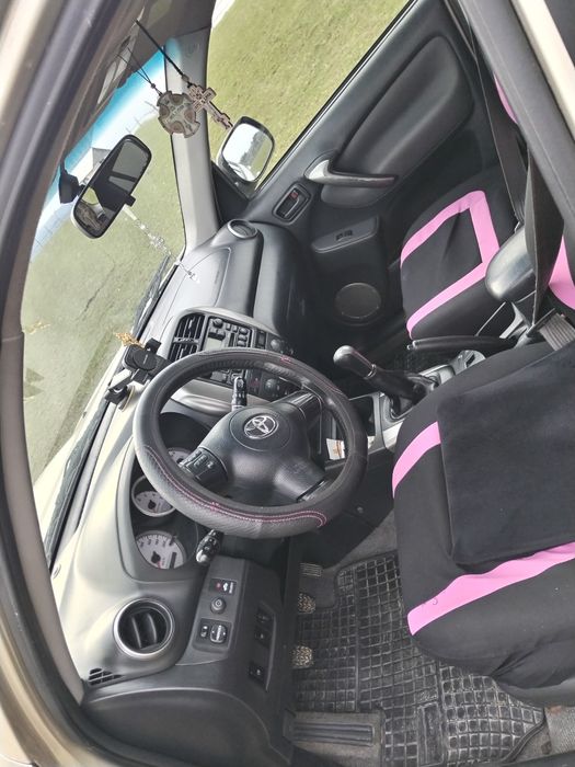 Se vinde Toyota RAV 4