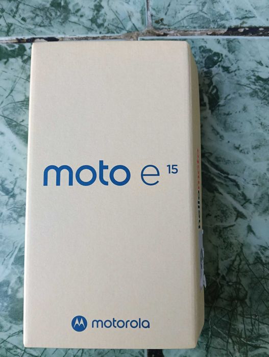 Продавам Motorola e15