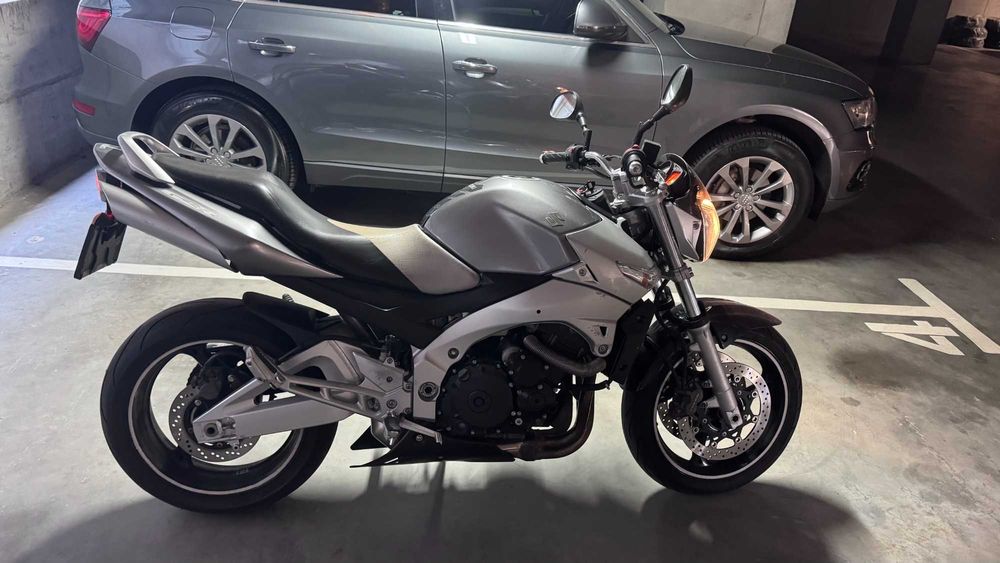 Suzuki GSR600 naked