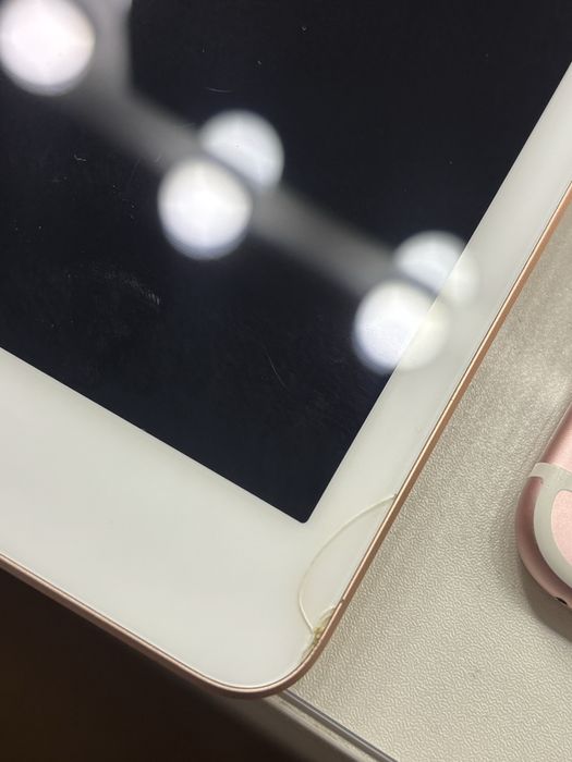 Продавам iPhone 6s, iPad 7th Generation, Apple pencil 1st Generation