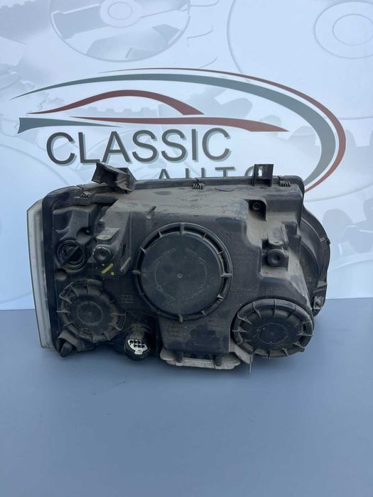 Ляв фар Range Rover Vogue 2005г.