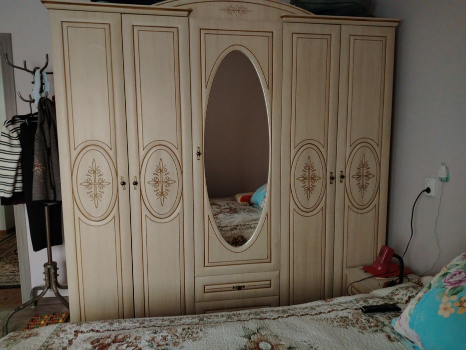 Спальный гарнитур