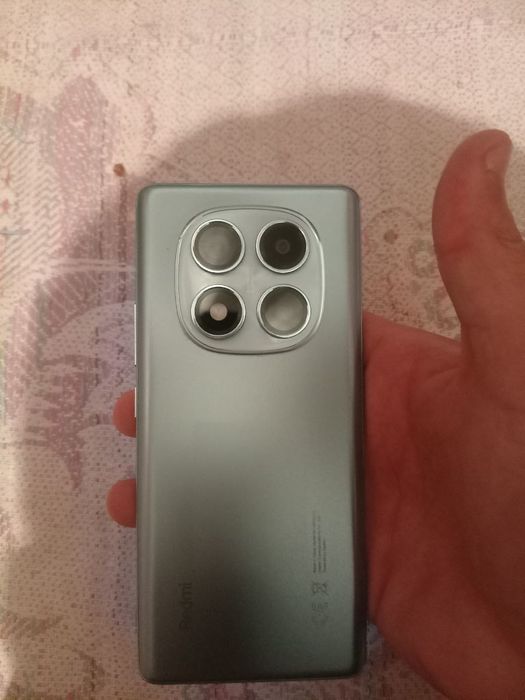 Redmi not 14 pro sotiladi 8/256 tali 2 oy ishlatilgan hamma joyi yengi