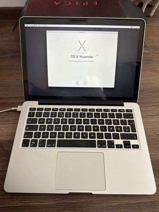 Vand Macbook Pro Early 2015 13”